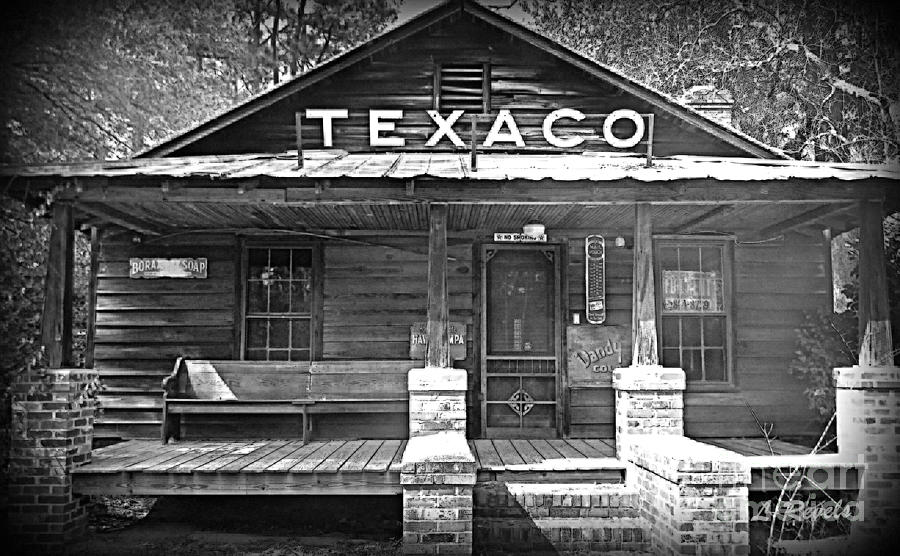 Texaco Station - Black and white Photograph by Leslie Revels
