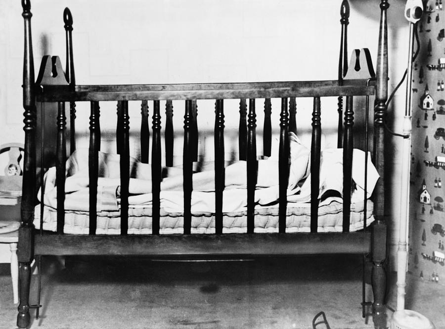 History Photograph - The Empty Crib Of Charles A. Lindbergh by Everett