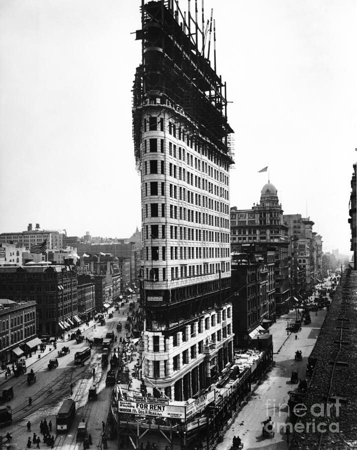 The Flatiron Building Nyc Photograph by LOC Photo Researchers