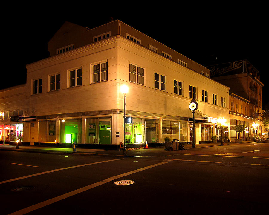 The Hub Photograph - The Hub in Coos Bay Oregon by Gary Rifkin The Hub Photograph - The Hub in Coos Bay Oregon by Gary Rifkin
