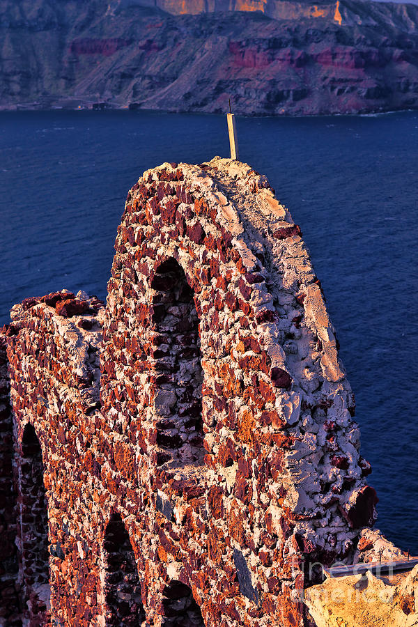 The Last Wall Standing Santorini Greece Photograph by Tom Prendergast