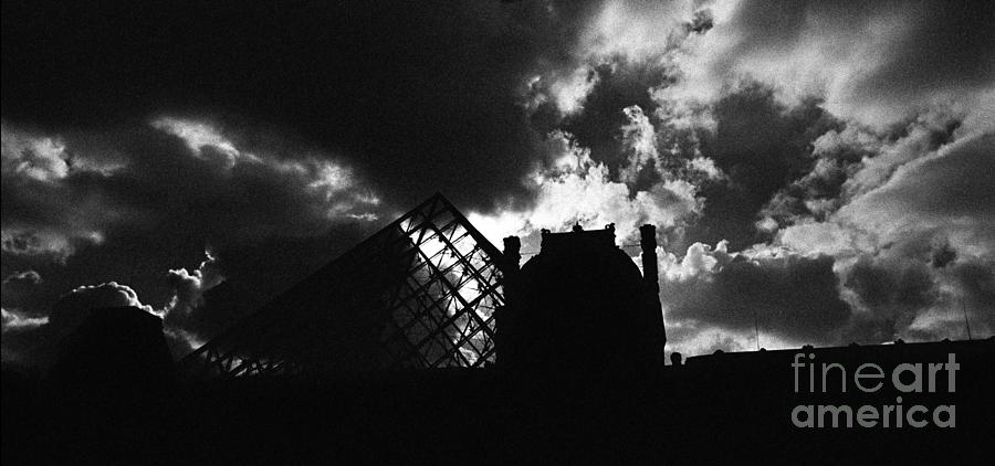 Musee Du Louvre Photograph - The Louvre by Aldo Cervato Musee Du Louvre Photograph - The Louvre by Aldo Cervato