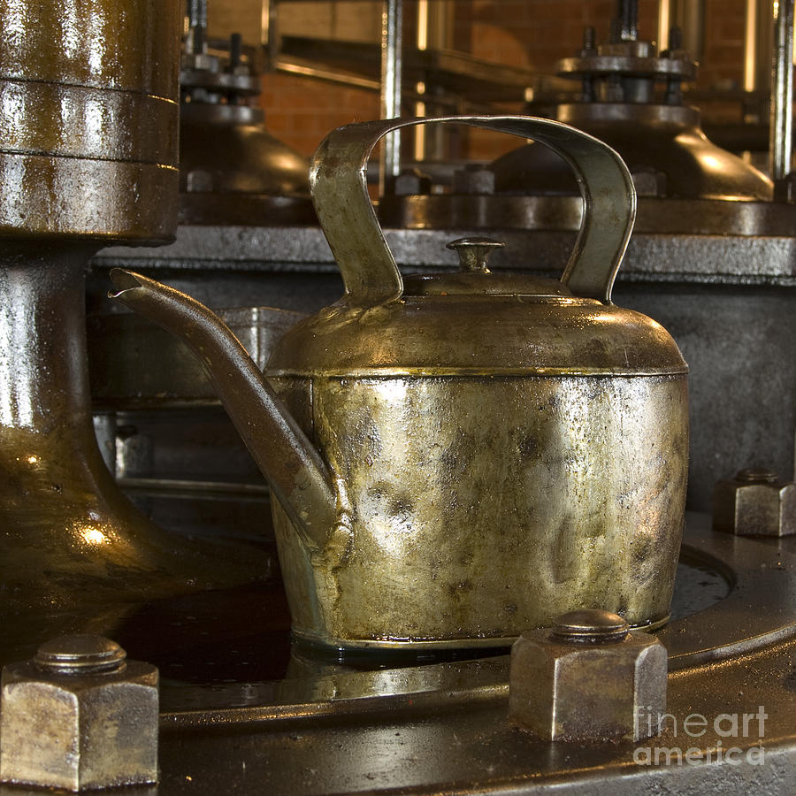 Pot Photograph - The old kettle by Steev Stamford