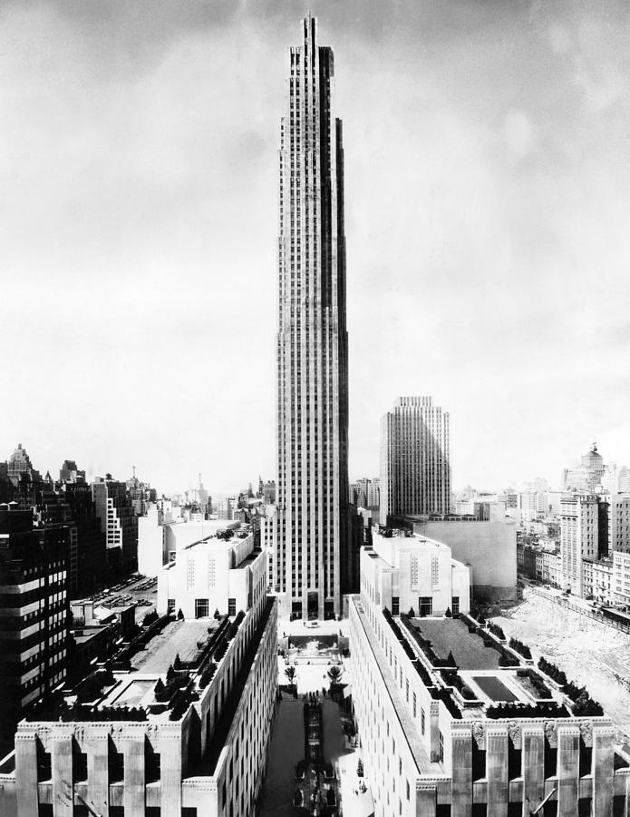 The Rca Building In Rockefeller Center Photograph by Everett - Fine Art ...