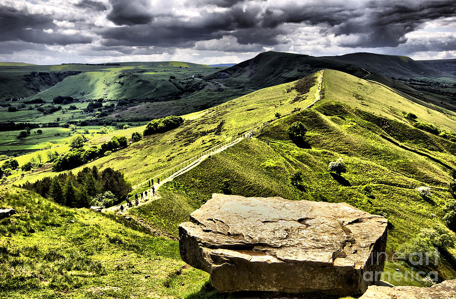 The Ridge to Mam Tor. Back Tor Derbyshire Photograph by Darren ...