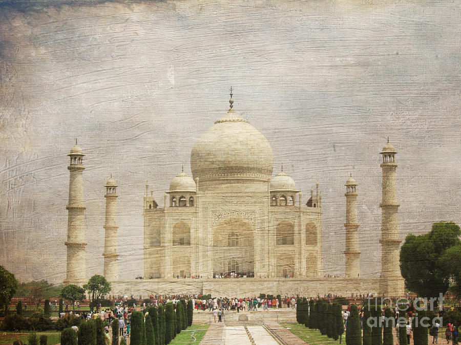 The Taj Mahal Photograph by Paul Ward