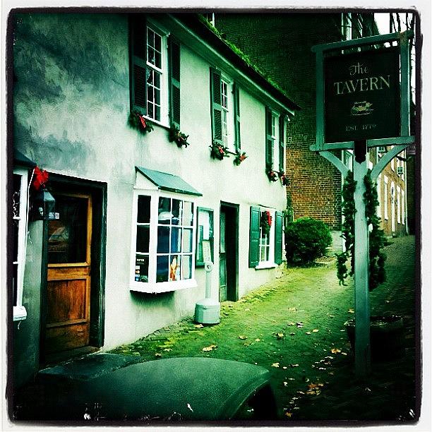 Abingdon Photograph - The Tavern - A Very Charming Restaurant by James Heck