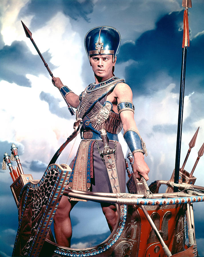 Movie Photograph - The Ten Commandments, Yul Brynner, 1956 by Everett