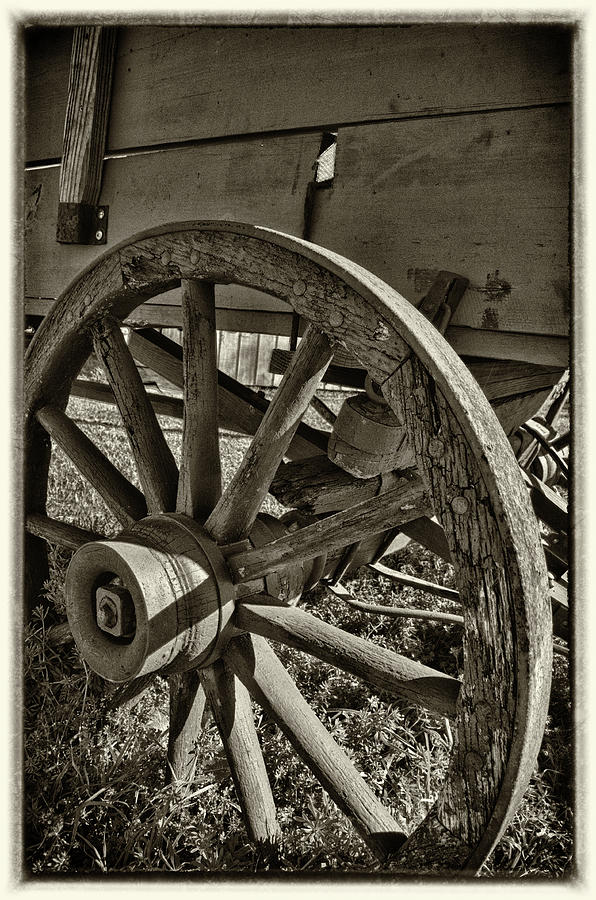 The Wagon Wheel Photograph by James Woody