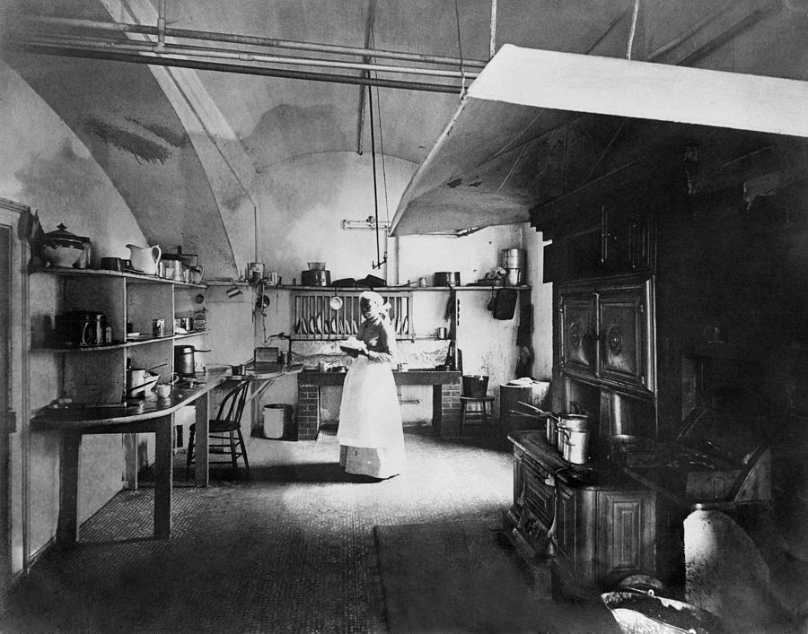The White House Kitchen Photograph by Everett - Fine Art America
