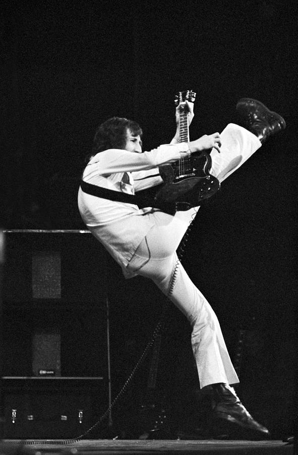 The Whos Pete Townshend 1972 Photograph by Chris Walter