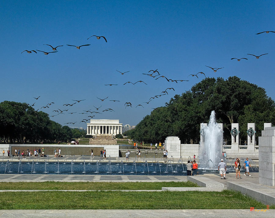 The World War II Memorial--Geese Incoming DS029 Photograph by Gerry Gantt