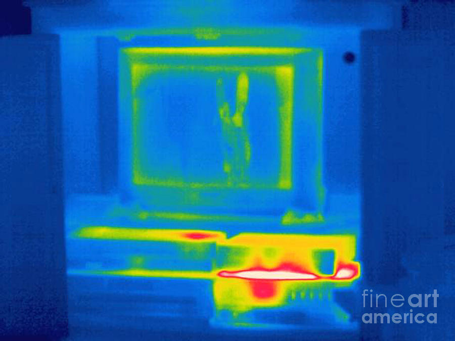 Thermogram Of A Tv And Vcr Photograph by Ted Kinsman
