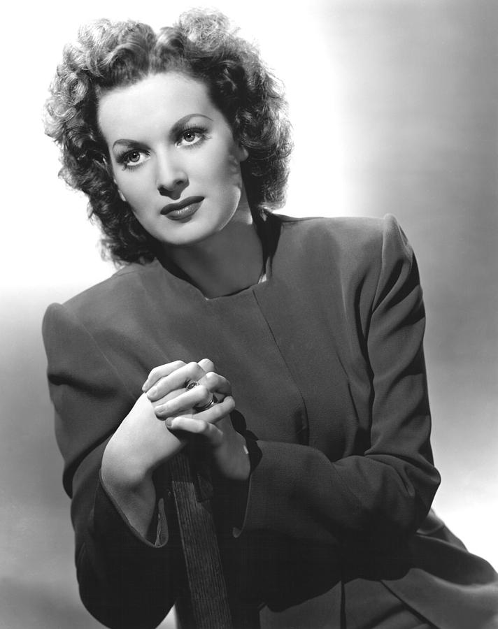 This Land Is Mine Maureen Ohara 1943 Photograph By Everett 