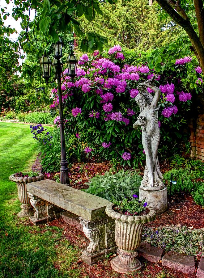 Thornwood Garden Statuary Photograph by Chris Anderson
