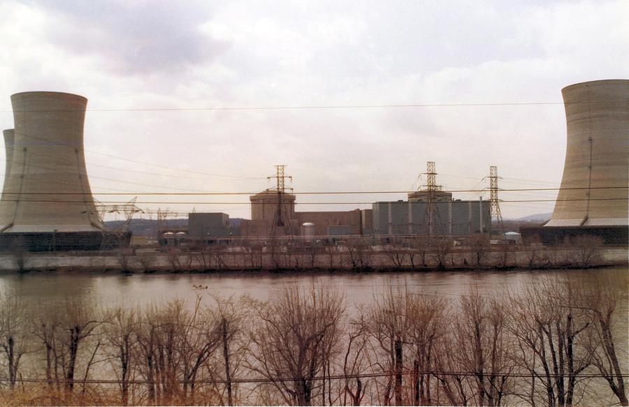 Three Mile Island Nuclear Generating Photograph By Everett - Fine Art 