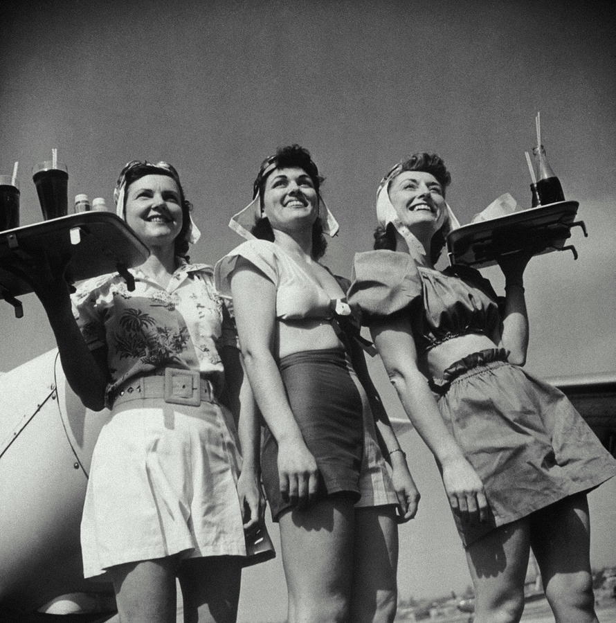 Three Smiling Waitresses Holding Trays 1950s Photograph by Archive ...