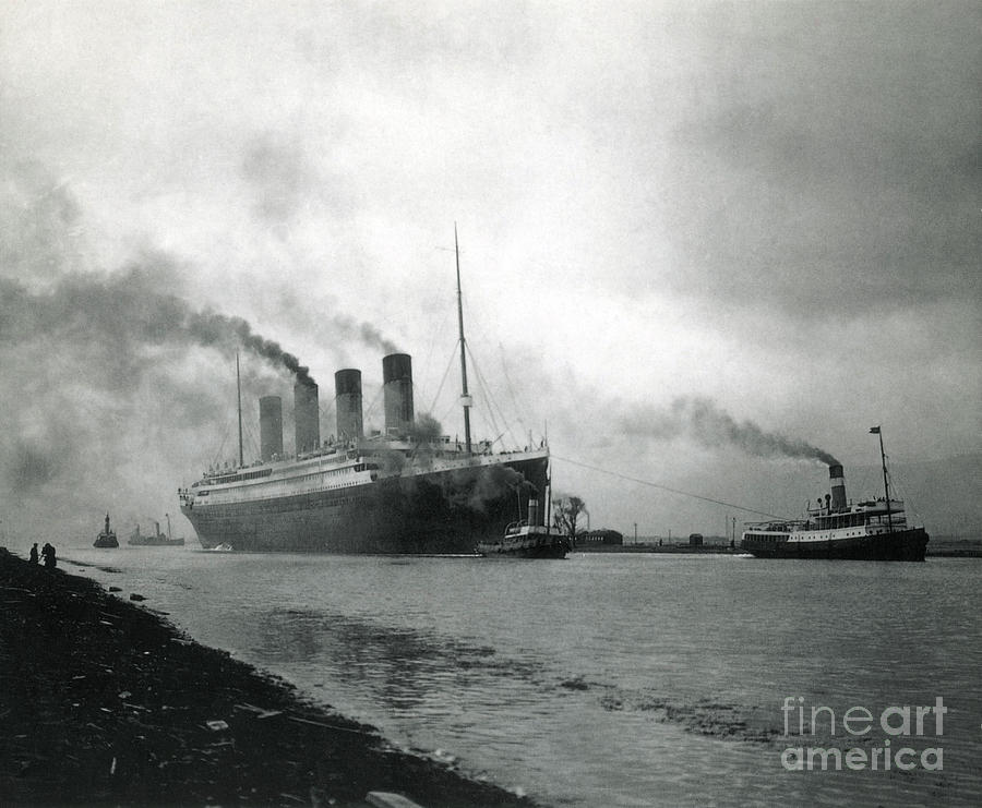 Titanic Ready For Passengers Photograph by Photo Researchers