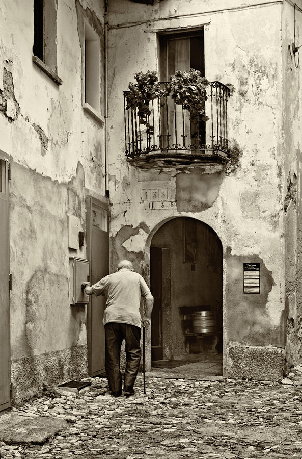 Toward home Photograph by Roberto Pagani
