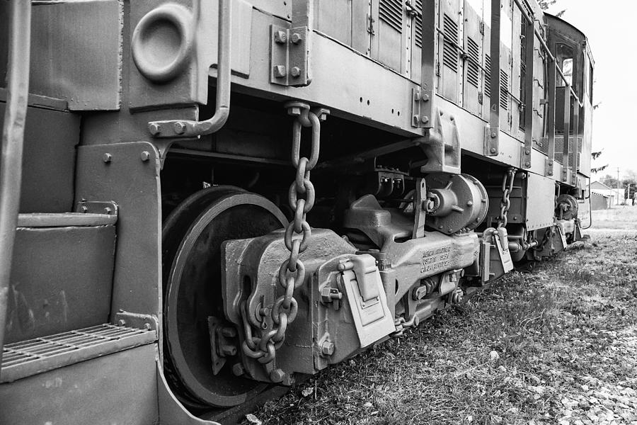 Train Chain 13941 Photograph by Guy Whiteley