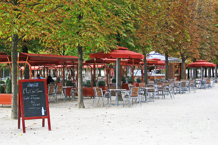 Tuileries Cafe Photograph by Bob and Nancy Kendrick