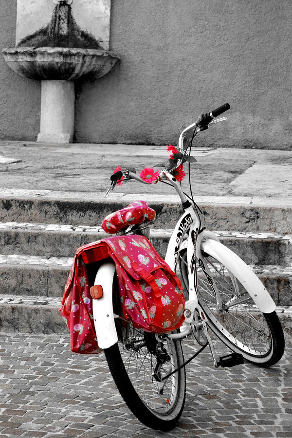 Una bicicletta a Riva del garda Photograph by Martina Fagan