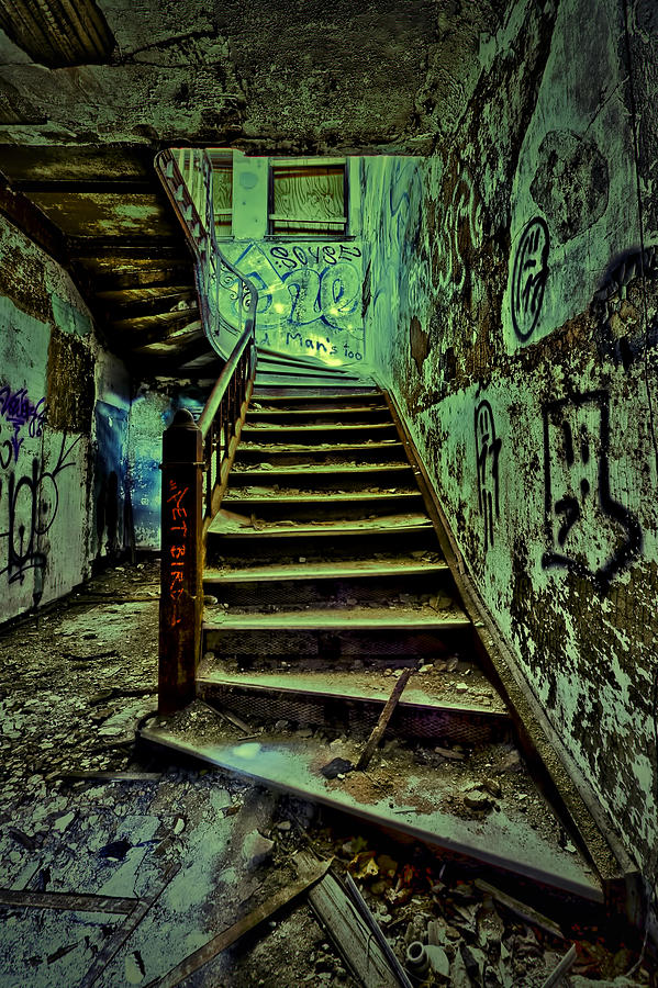 Staten Island Hospital Photograph - Up by Dmitriy Mirochnik Staten Island Hospital Photograph - Up by Dmitriy Mirochnik