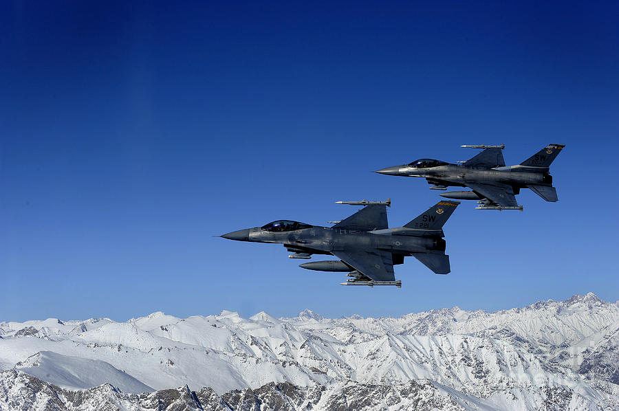 U.s. Air Force F-16 Fighting Falcons Photograph by Stocktrek Images