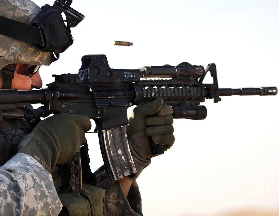 U.s. Army Soldier Zeros His Weapon Photograph by Stocktrek Images ...