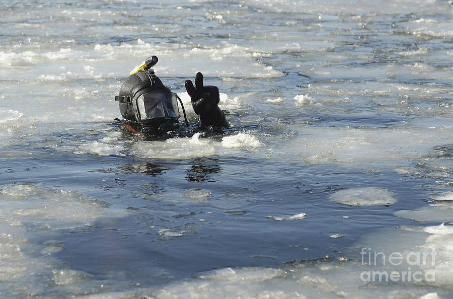 U.s. Navy Diver Signals He Is Okay Photograph by Stocktrek Images