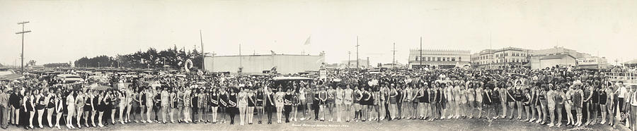 Venice Bathing Beauty Pageant Photograph by Everett