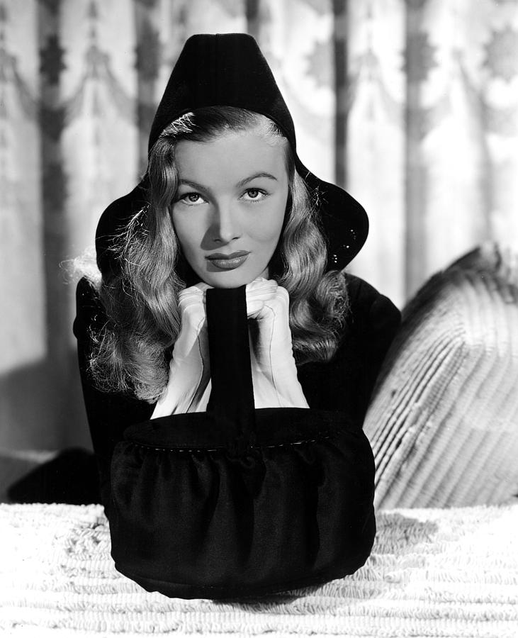 Hat Photograph - Veronica Lake, Paramount Pictures, 1941 by Everett