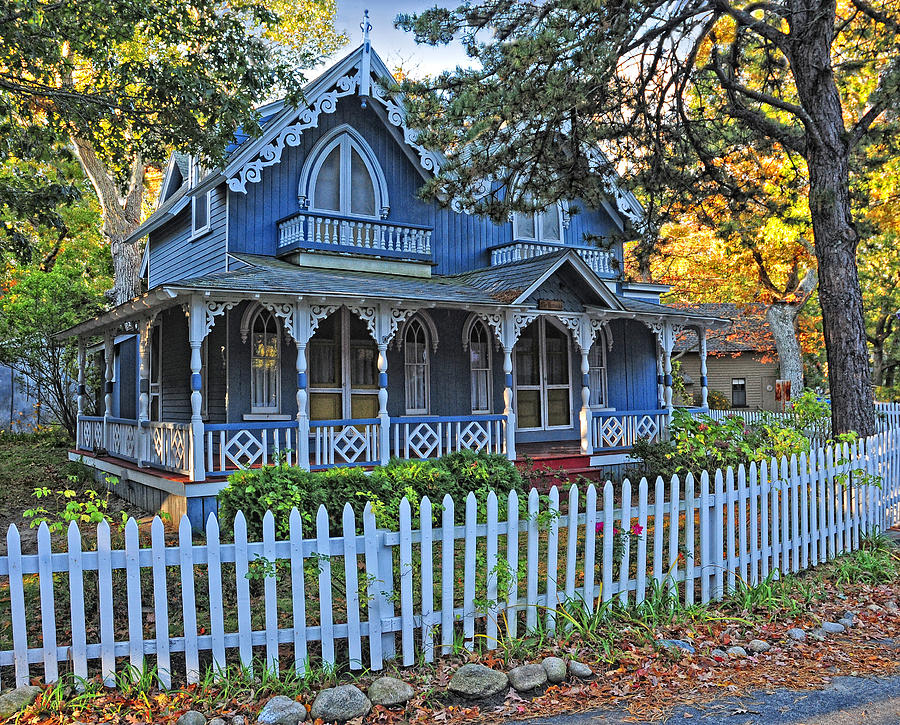 Victorian Home Marthas Vineyard Photograph by Dave Mills