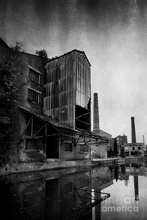 Victorian Mill - Saltaire Photograph by David Smith