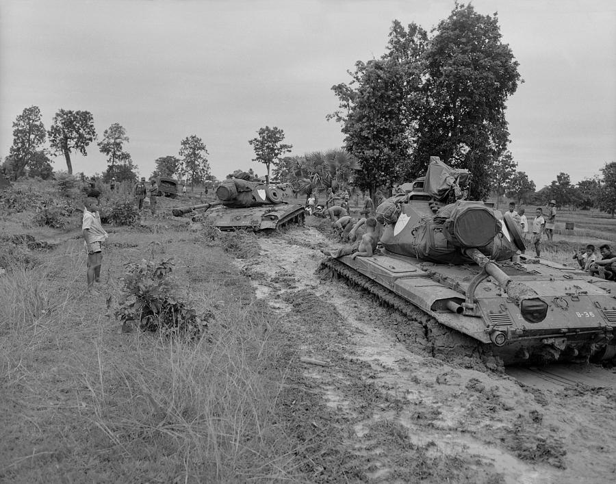 Vietnam War Two Us Marine Tanks Stuck Photograph By Everett