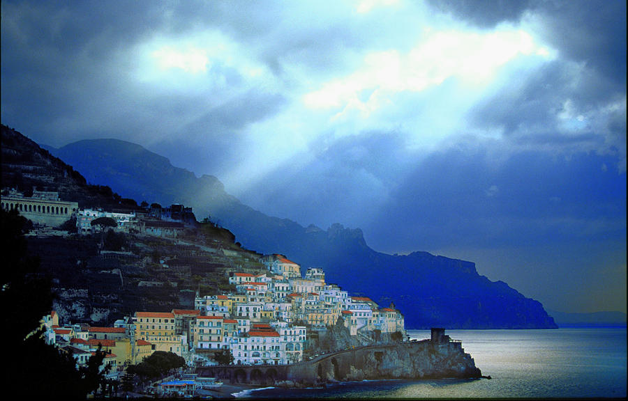 Amalfi Photograph - Villagio DAmalfi by John Galbo