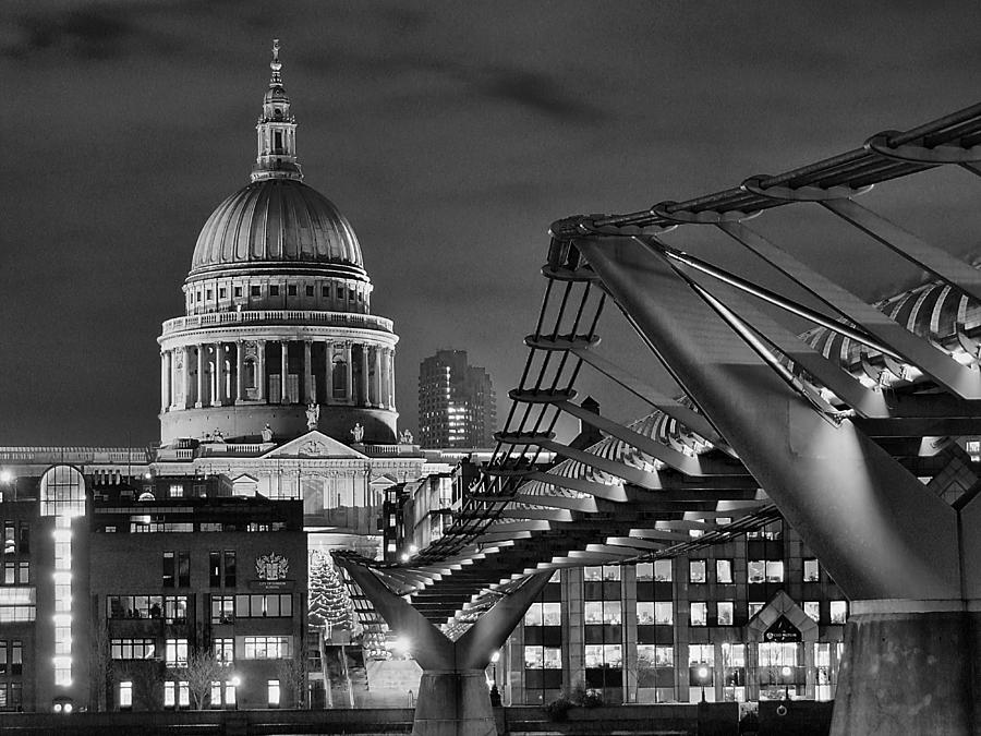 London Photograph - Walkway To St Pauls by Colin J Williams Photography