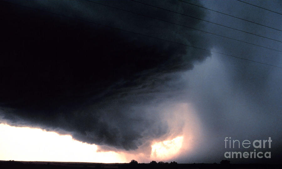 Science Photograph - Wall Cloud With Precipitation by Science Source
