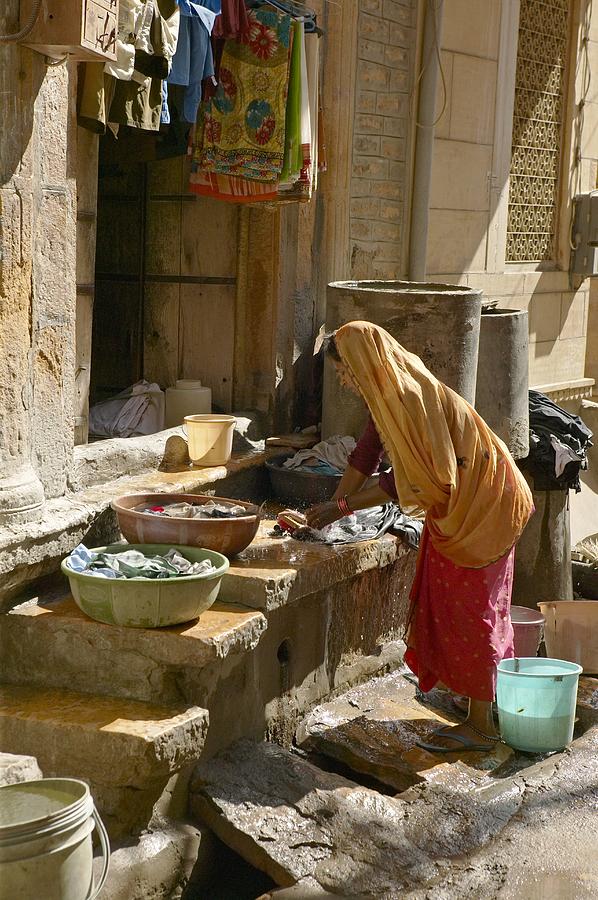Bowl Photograph - Washing, India by Colin Cuthbert