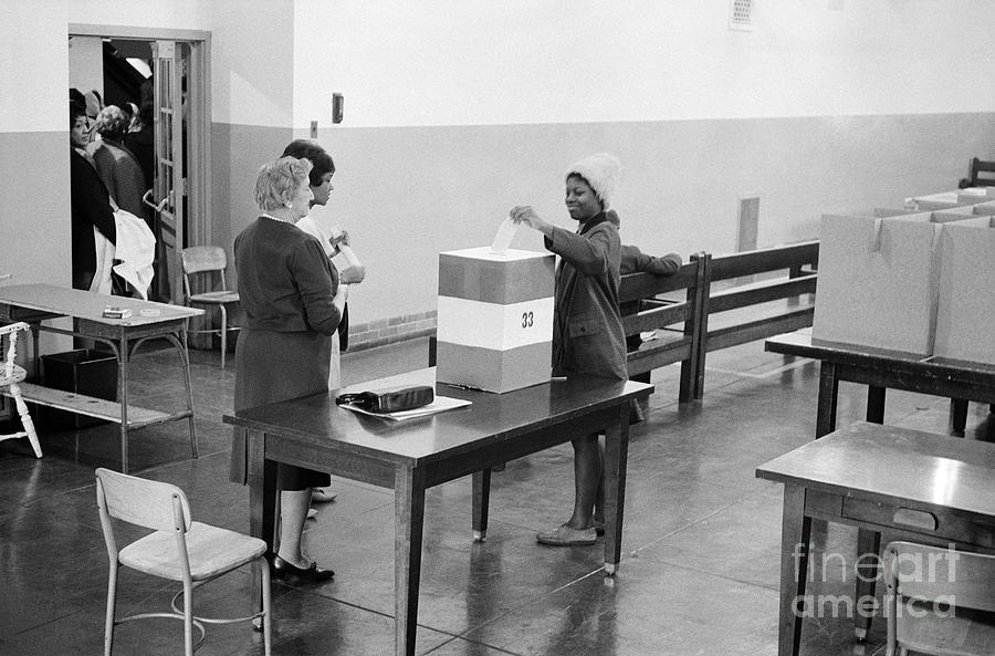 Washington: Voting, 1964 Photograph by Granger