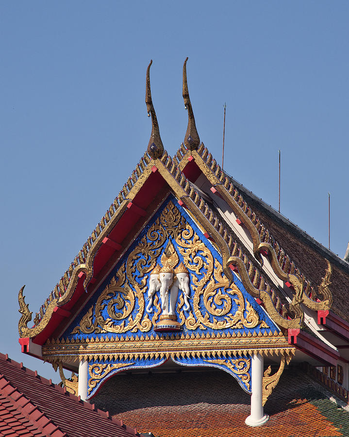 Wat Thewarat Kunchorn Gable DTHB286 Photograph by Gerry Gantt