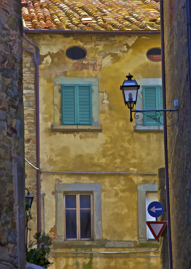 Weathered Home of Tuscany Photograph by David Letts