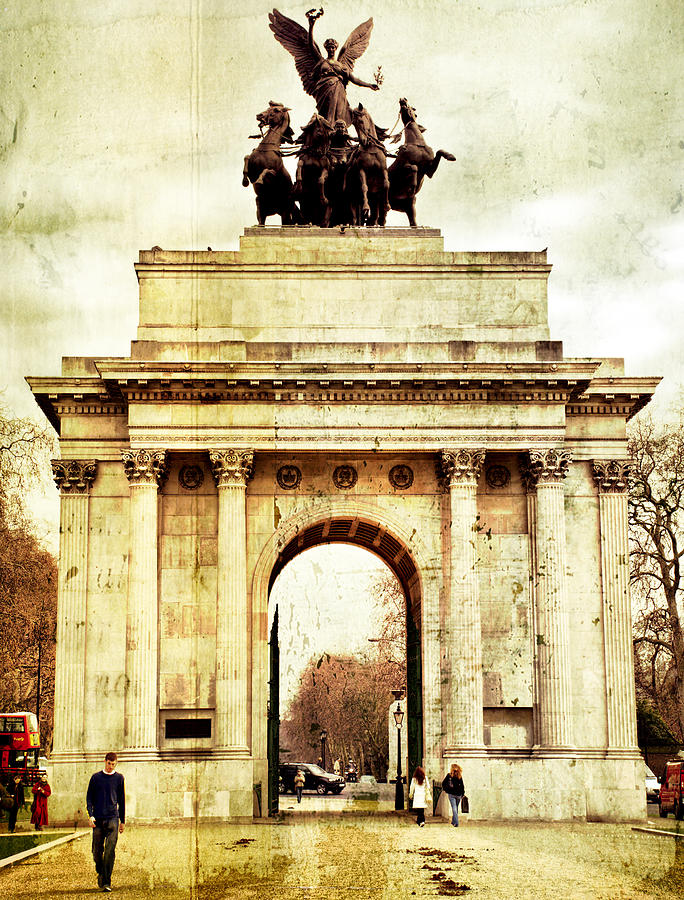 Architecture Photograph - Wellington Arch by Laura George