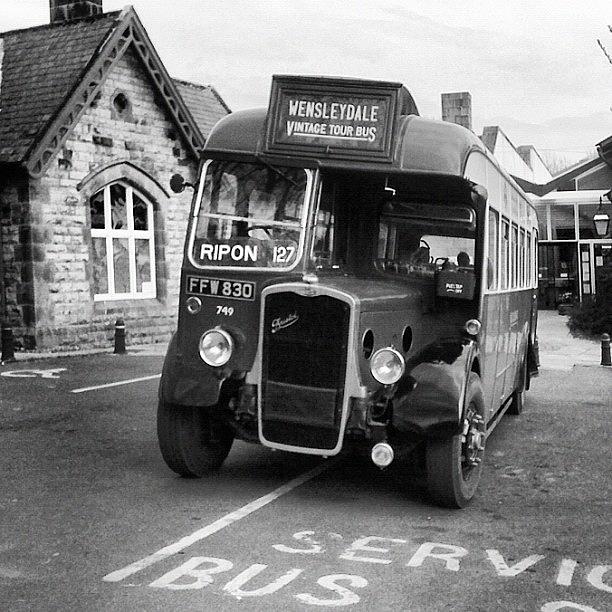 England Photograph - Wensleydale Vintage Tour Bus by Michelle Holt