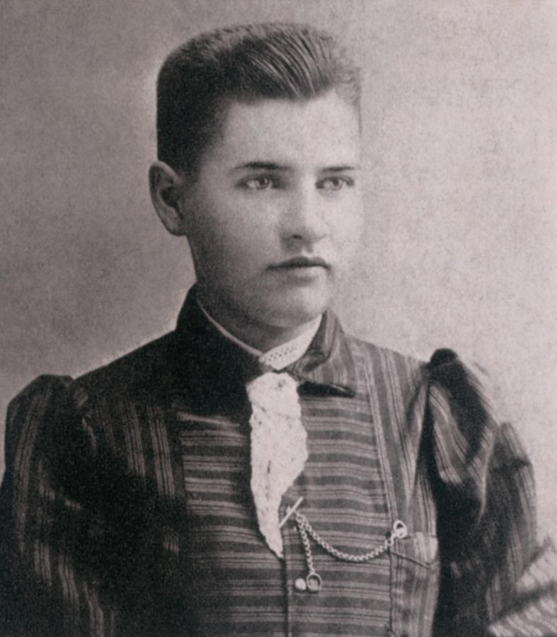 Willa Cather When She Was A Student Photograph by Everett