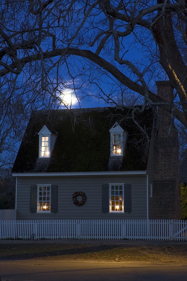 Williamsburg House In Moonlight by Sally Weigand