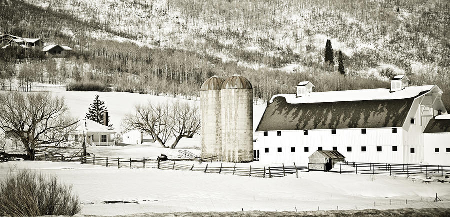 Winter Barn 3 Photograph by Marilyn Hunt