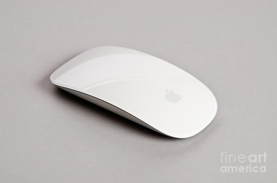 white computer mouse