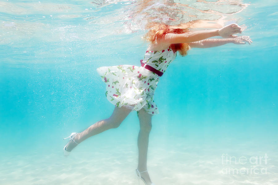 Woman underwater Photograph by MotHaiBaPhoto Prints