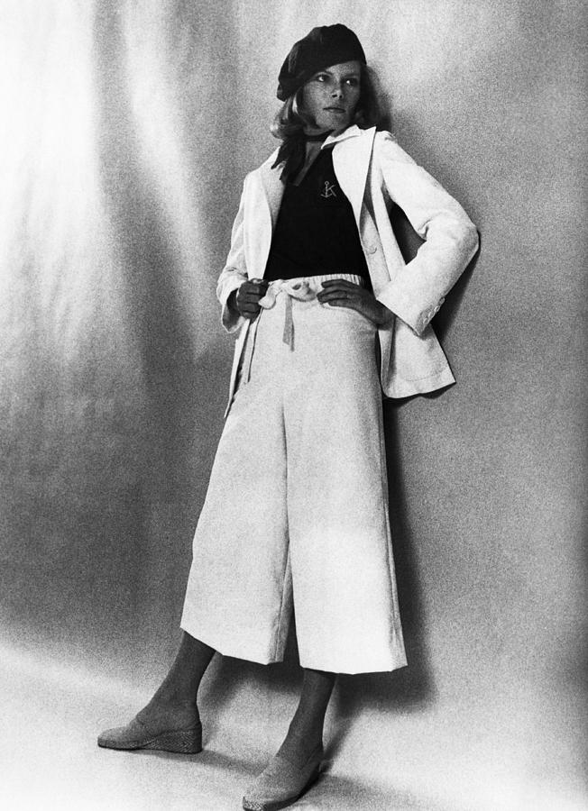 Womens Fashion, Circa 1975. Photo Csu Photograph by Everett - Fine Art ...